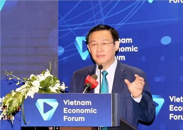 Gỗ và Video: Kết nối nghệ thuật truyền thống với công nghệ hiện đại